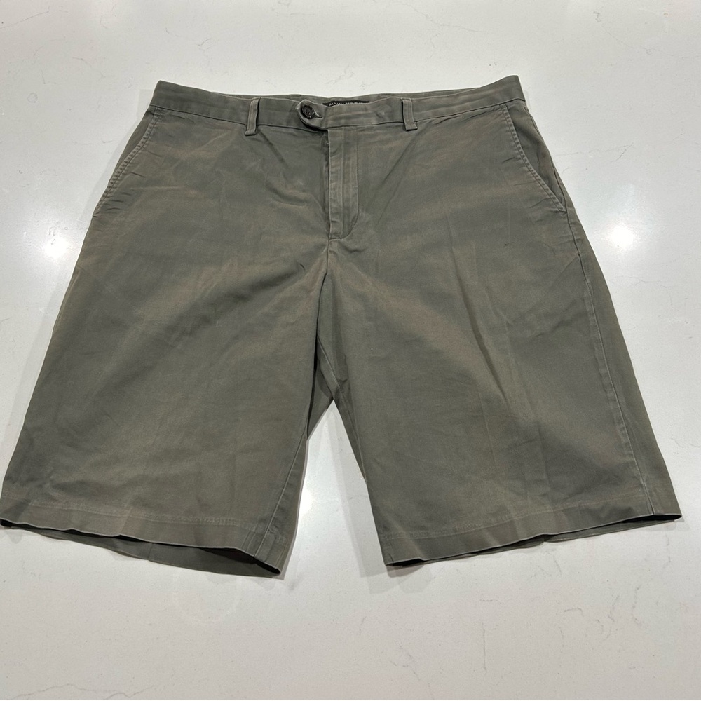 Banana Republic Shorts Mens 35 Gray Chino Casual Preppy